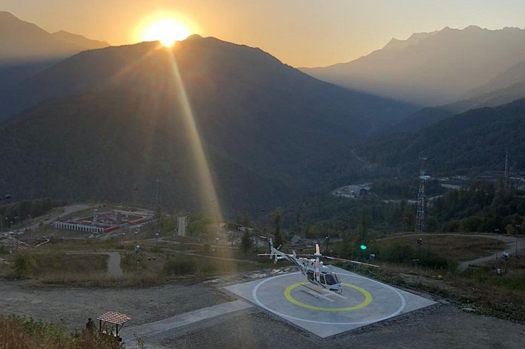 Роза Хутор открыл первый пассажирский горный «Вертолетный центр» в России, фото 2 - круглогодичный курорт «Роза Хутор»