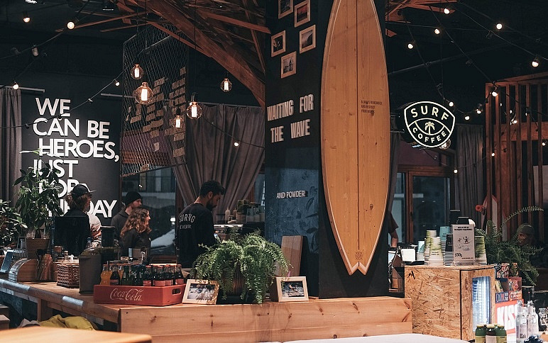 Кофейня Surf Coffee™ 1100 м, фото 4 - круглогодичный курорт «Роза Хутор»